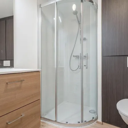 Deluxe For 4 People With A Bedroom And Balcony 아파트 브레뒨느