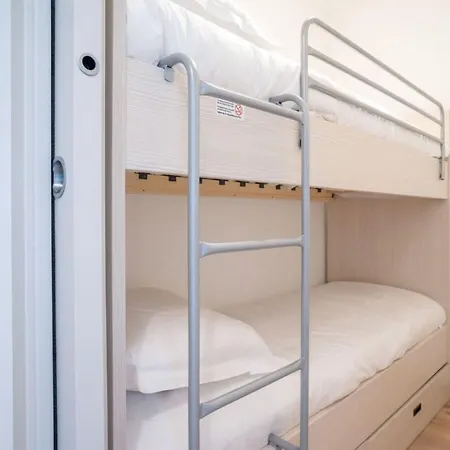 아파트 Deluxe For 4 People With A Bedroom And Balcony