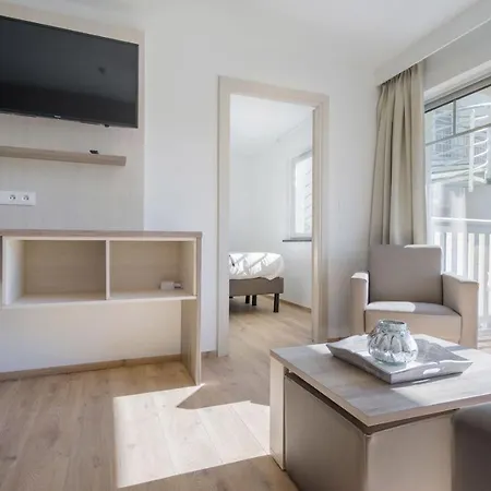 Deluxe For 4 People With A Bedroom And Balcony